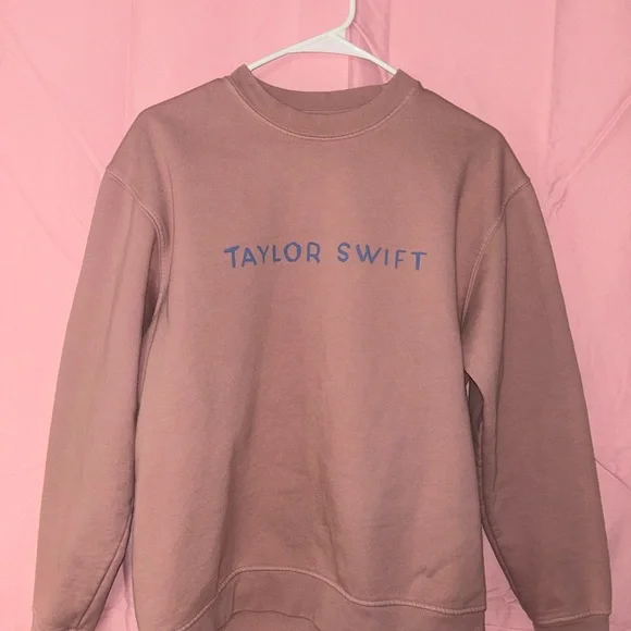 Taylor Swift Crew Neck Sweater - Pink - Picture 1 of 2